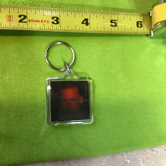 BRYAN ADAMS Reckless 30 Keychain Rock n Roll - Picture 2 of 2